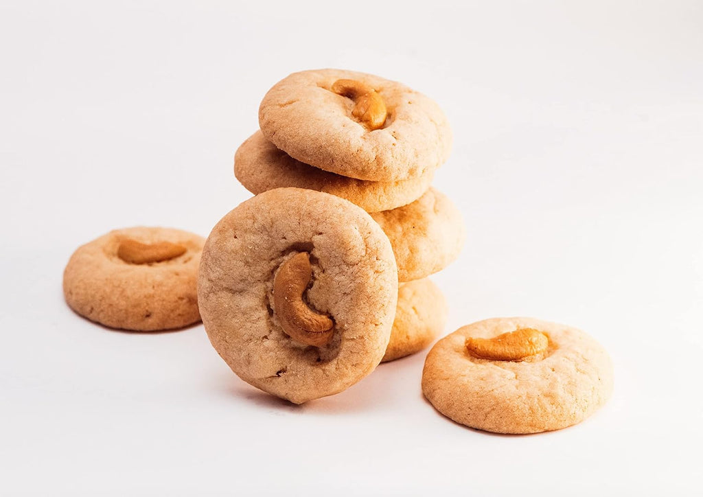 Food to Live Organic Cashew Pieces, 16 Pounds - Non-GMO, Kosher, Raw, Vegan, Unsalted, Unroasted, Bulk