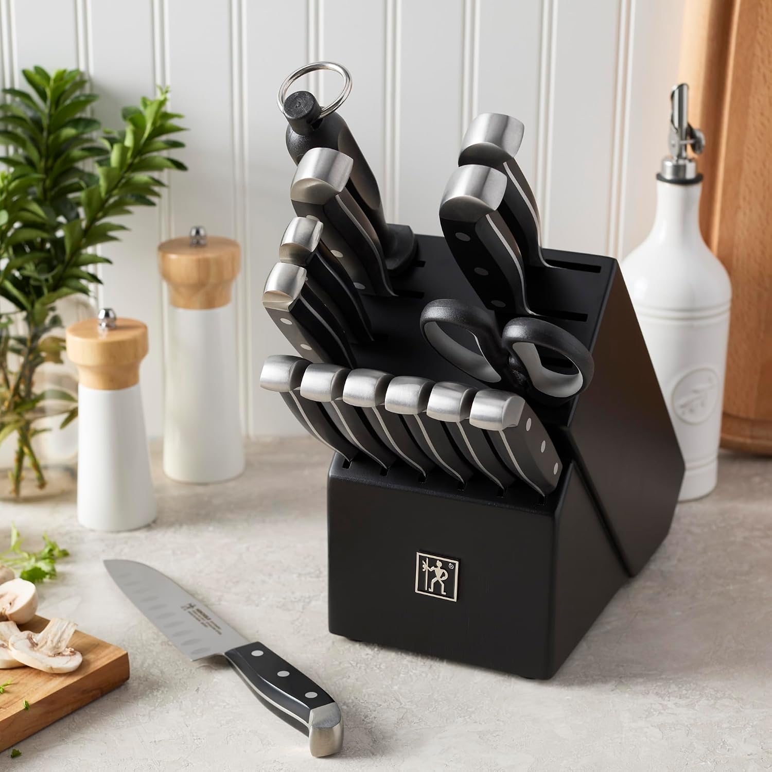HENCKELS Premium Quality Statement 15-Piece Knife Set with Block and Knife Sharpener, Razor-Sharp, German Engineered Knife Informed by over 100 Years of Masterful Knife Making, Black Block