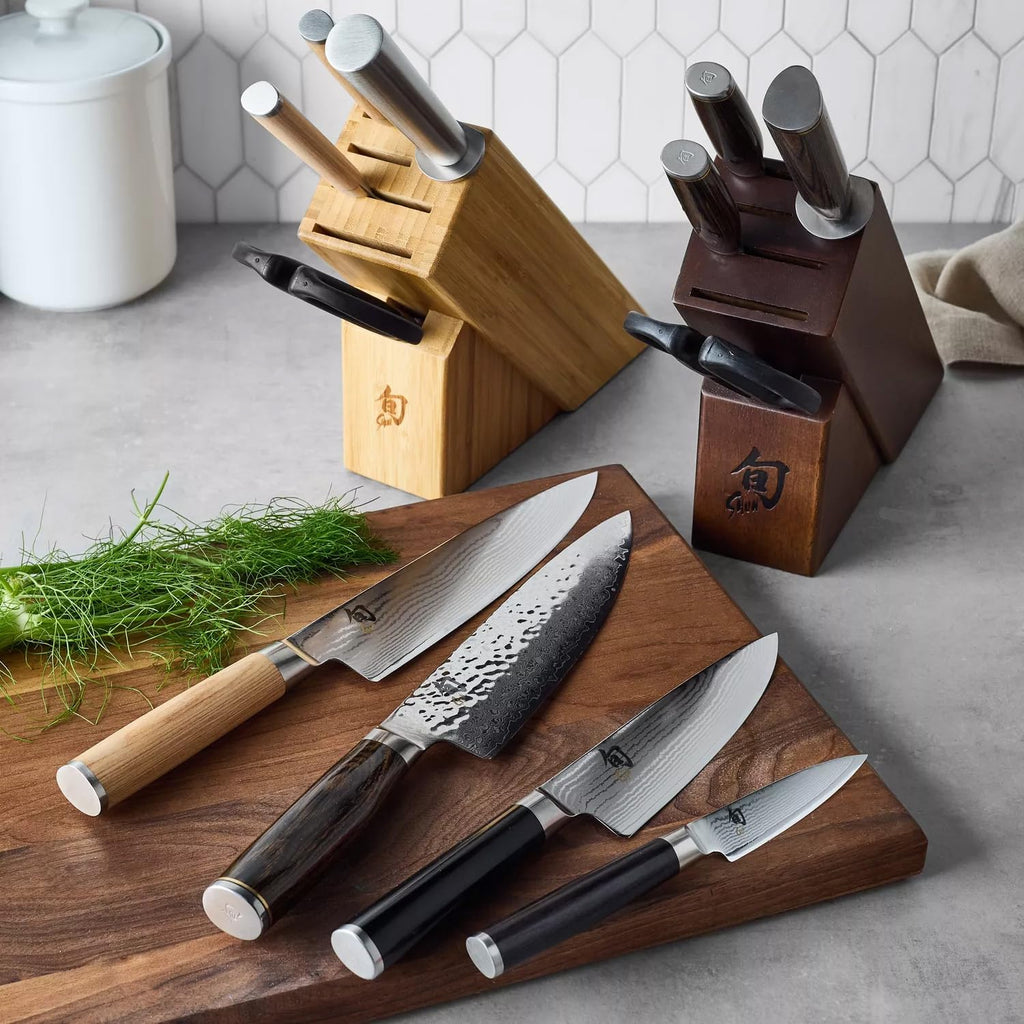 Shun Classic Blonde 6 Piece Block Set, Includes 8' Chef's, 4' Paring, 6' Serrated Utility Knife & Shears, Handcrafted Japanese Knife Block Set, Damascus Stainless Steel Cladding, Pakkawood Handle
