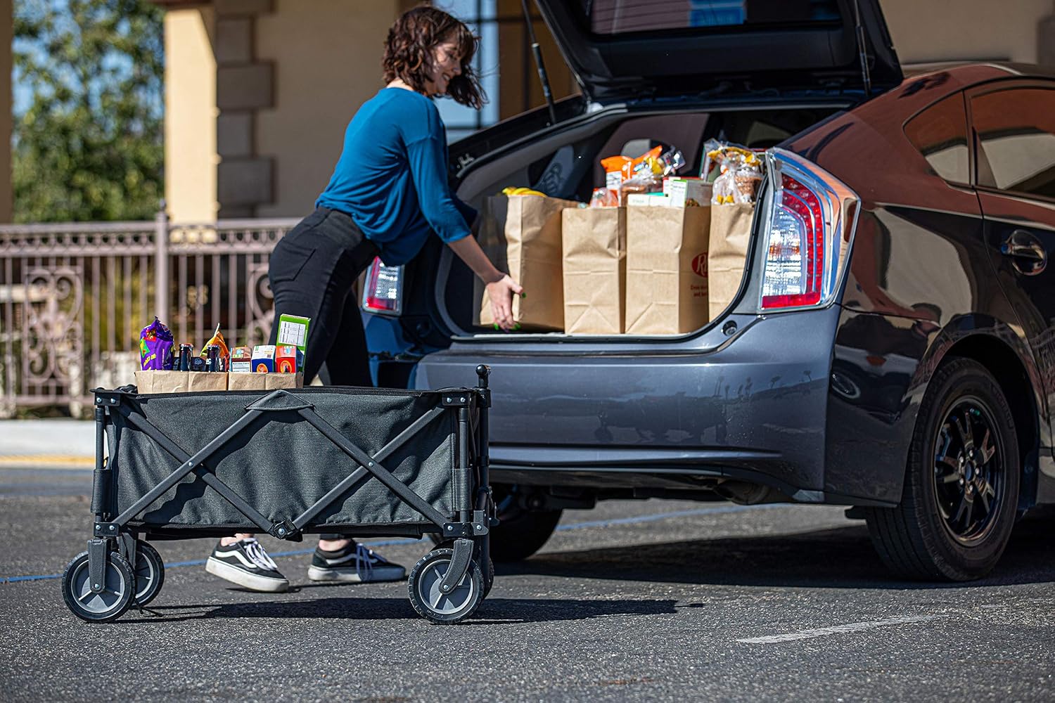 PICNIC TIME Brand Adventure Wagon Elite Folding Wagon With Table Top Lid & Soft Cooler Liner